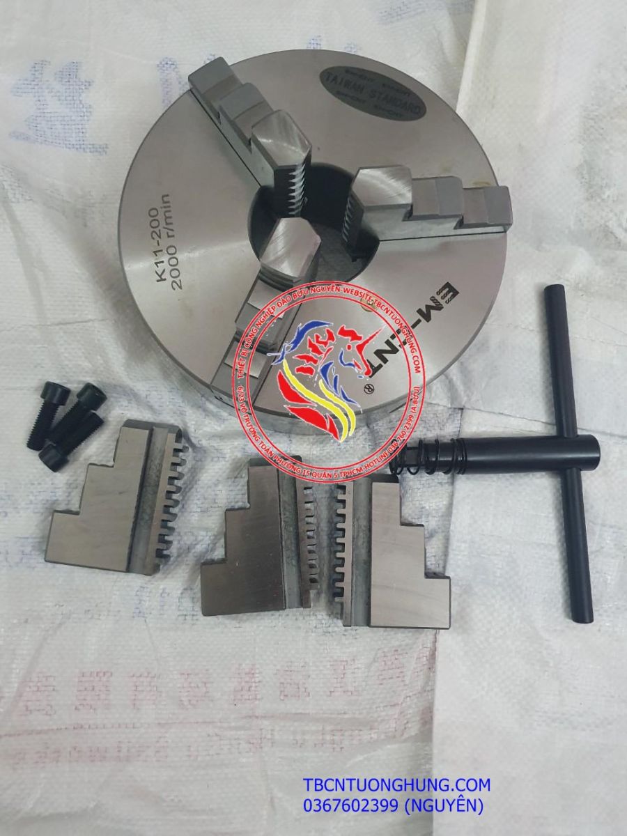 MÂM CẶP(XOAY) MÁY TIỆN 3 CHẤU TAIWAN EM-CNT