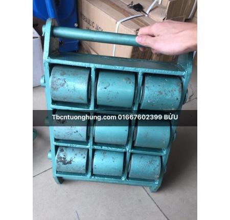 RÙA ĐẨY KÉO HÀNG 8 TẤN KAWASAKI BÁNH SẮT