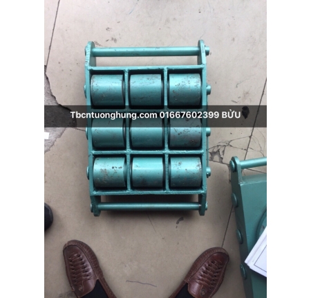 RÙA ĐẨY KÉO HÀNG 8 TẤN KAWASAKI BÁNH SẮT