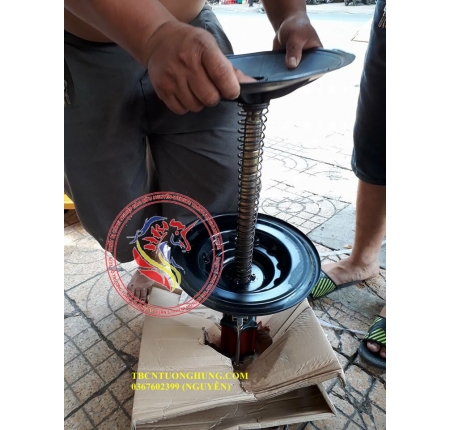 MÁY BƠM MỠ BẰNG CHÂN KOCU 12 LÍT GZ-6J