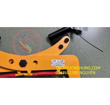 Kẹp cẩu đá cầm tay 280kg 30 cm Kawasaki