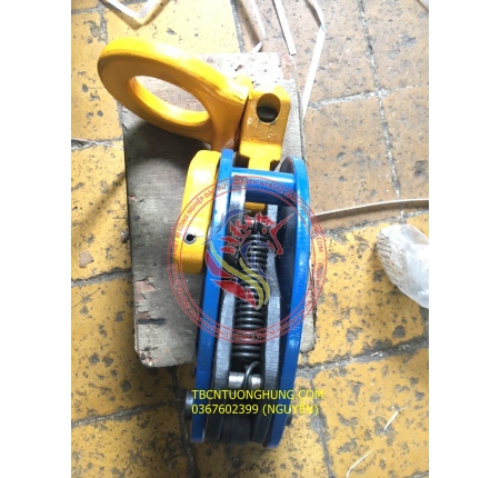 KẸP TÔN ĐỨNG XOAY QC KAWASAKI 3 TẤN 3000KG