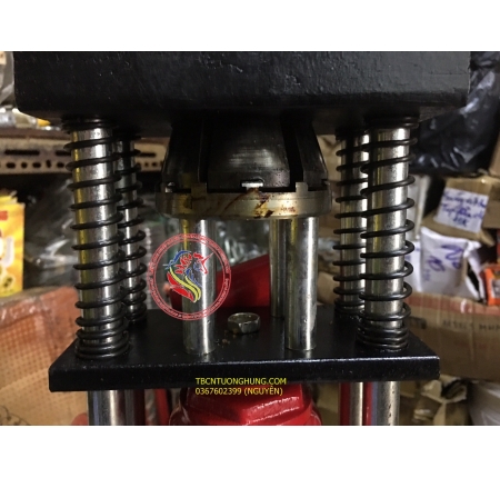 MÁY BẤM ĐẦU DÂY XỊT RỬA XE 