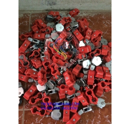 Ròng rọc nhựa Kawasaki treo dây cáp điện cầu trục 