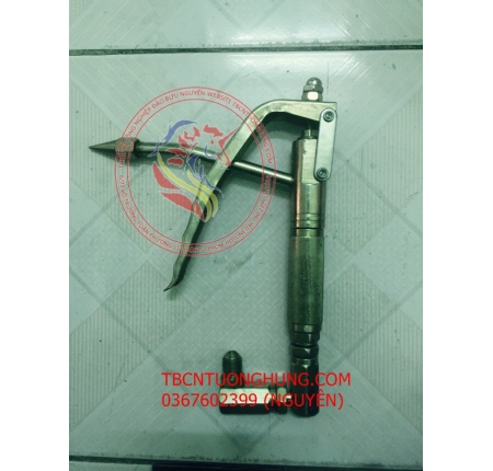 SÚNG BƠM MỠ BÒ KO639 TAIWAN