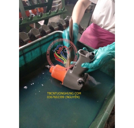 SÚNG MỞ ỐC 2 BÚA WASAKI W888