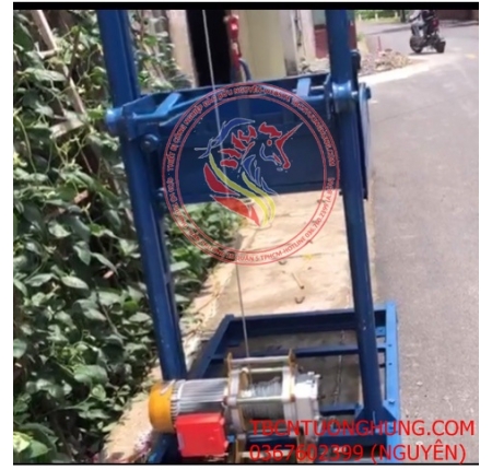 Thang nâng tải hàng di động mini gia đình 500kg
