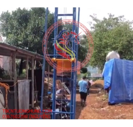 Thang nâng tải hàng di động mini gia đình 500kg
