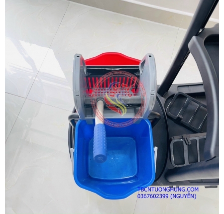 Xe đẩy vệ sinh phòng HICLEAN HC180C
